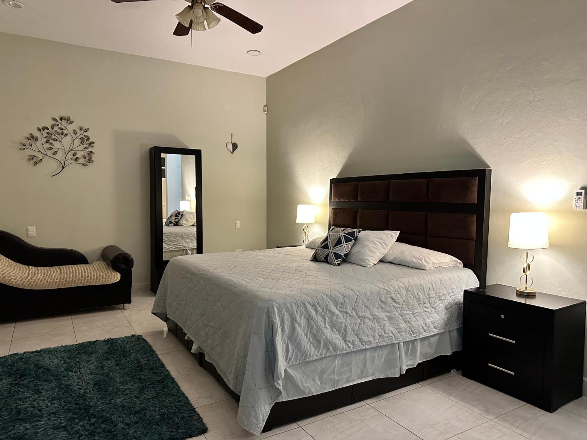 Bed & Breakfast Casa Sasha's Mini Palace